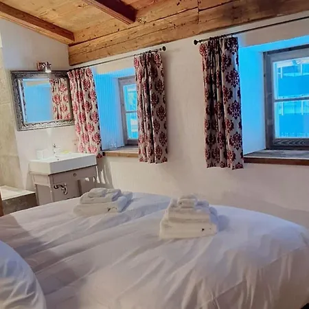 The Stunning Chalet Has 7 Bedrooms Alpesi faház *